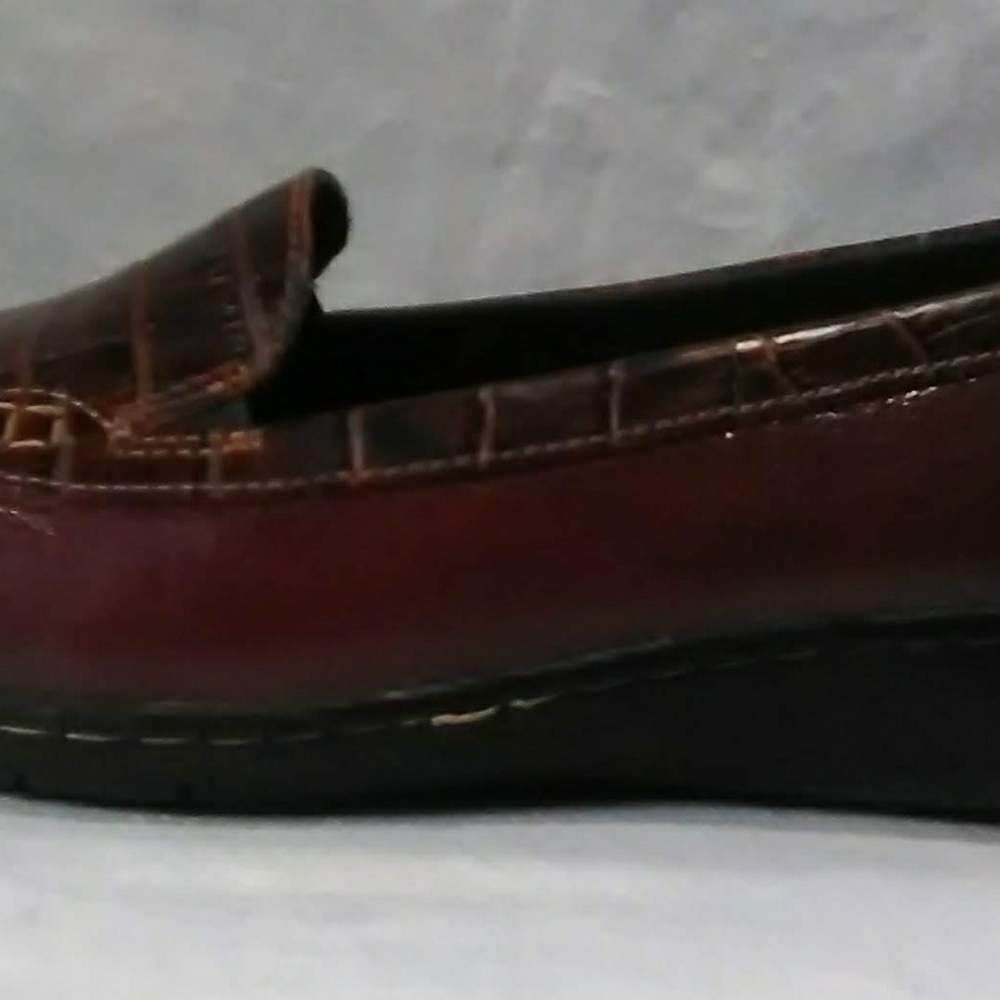 Womans "Clarks shoes". Size 10